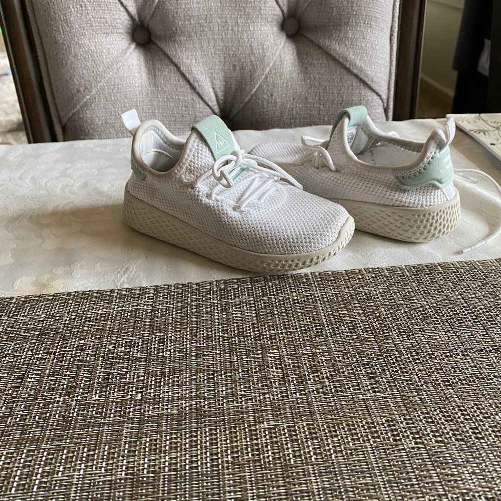 Used toddler Adidas Pharrell William shoes size 8k